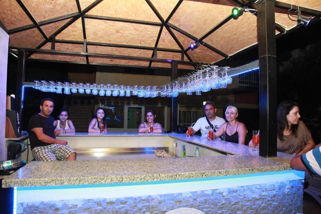 Otel Guenduez Antalia Esterno foto